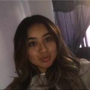 Meet your Posher, Laura